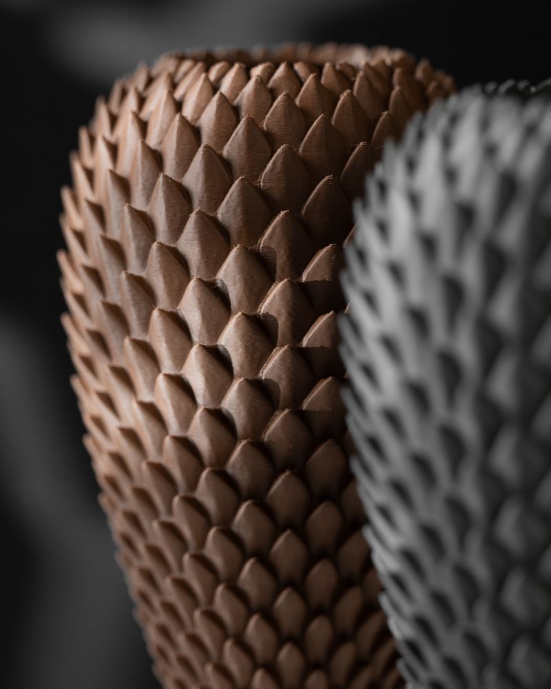 Vase Dragonscale n°2 imprimé en 3D - vase à fleurs design 20 cm, décoration intérieure contemporaine, fabriqué en France — impression 3D par Manu3D