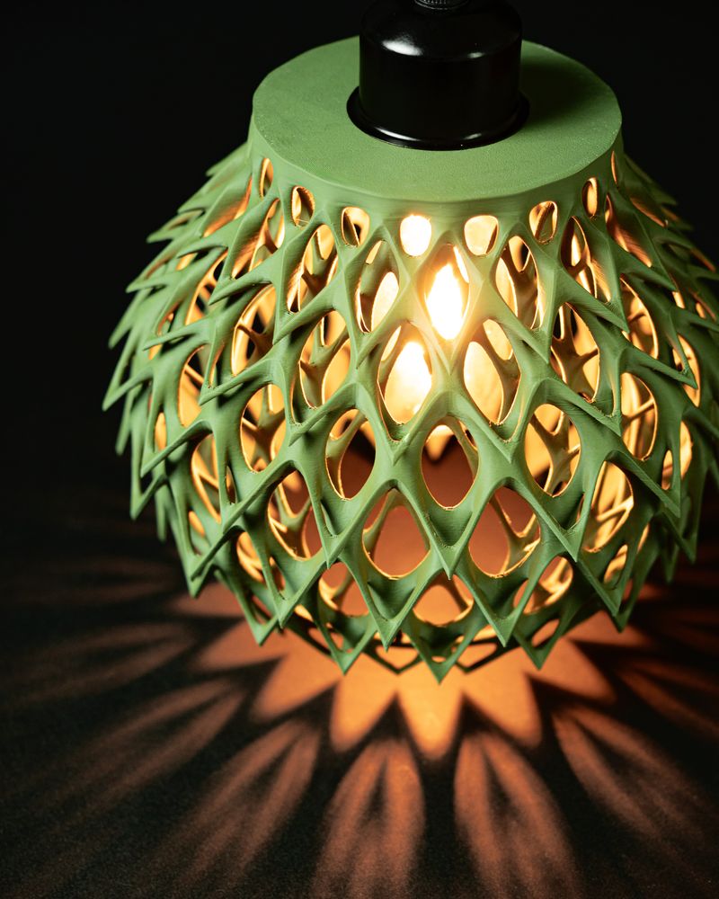 Suspension Invader n°2 imprimée en 3D - abat-jour ajouré design 20 cm, décoration intérieure contemporaine, fabriquée en France — impression 3D par Manu3D