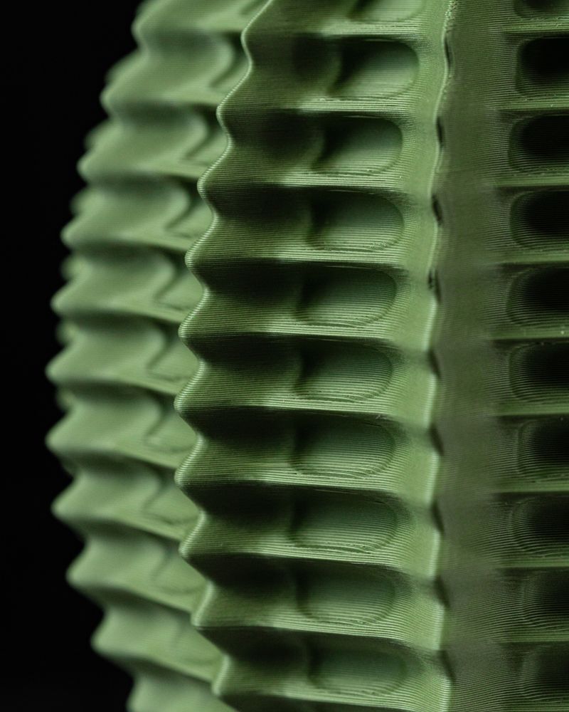 Vase Ribbed imprimé en 3D - vase à fleurs design 20 cm, décoration intérieure contemporaine, fabriqué en France — impression 3D par Manu3D