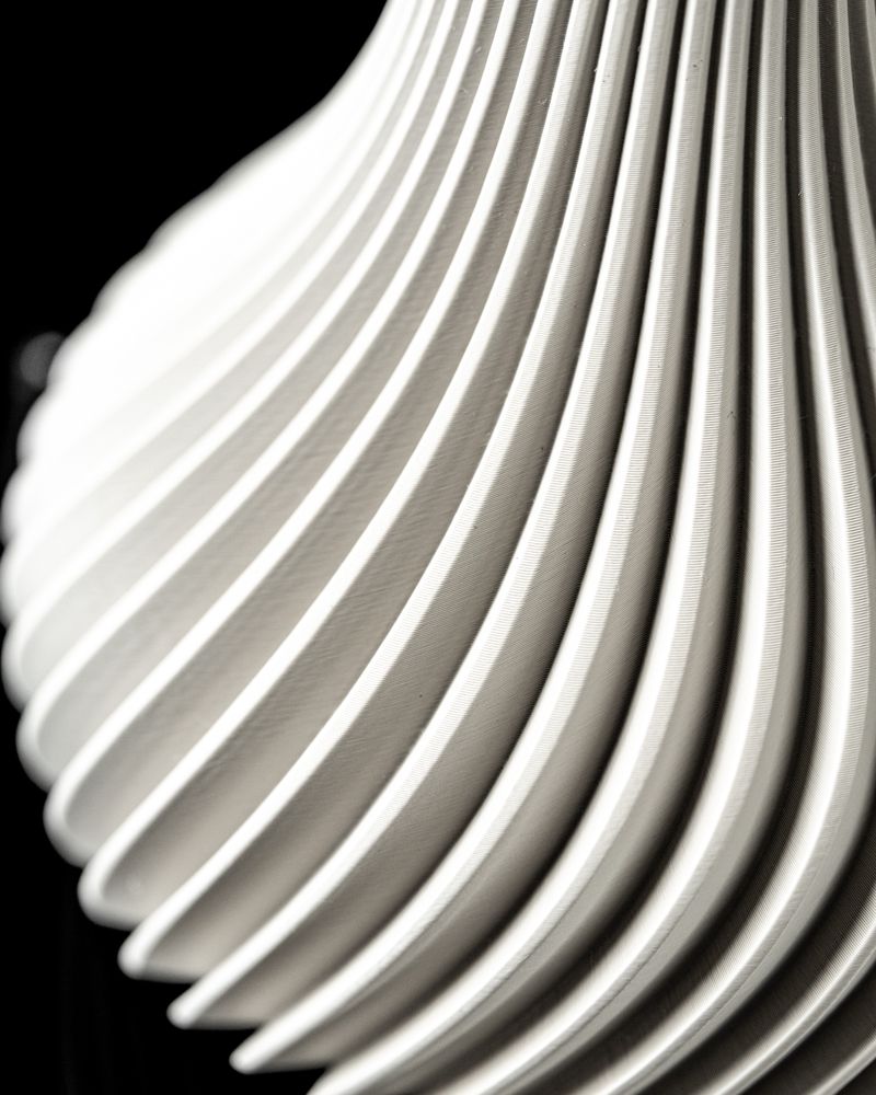 Vase Ridged imprimé en 3D - vase à fleurs design 20 cm, décoration intérieure contemporaine, fabriqué en France — impression 3D par Manu3D