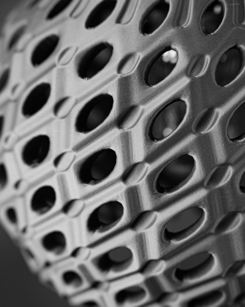 Suspension Seeking imprimée en 3D - abat-jour ajouré design 20 cm, décoration intérieure contemporaine, fabriquée en France — impression 3D par Manu3D