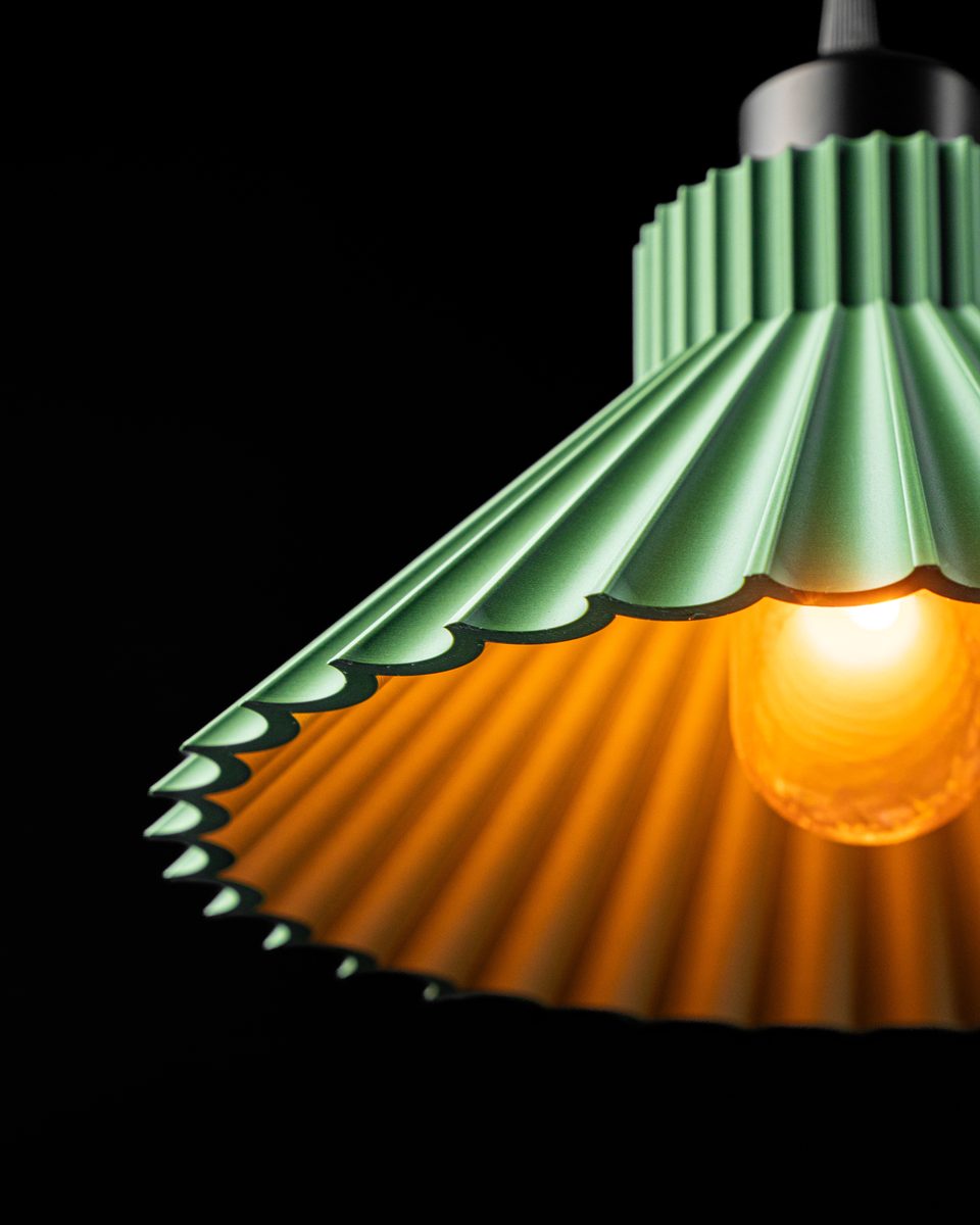 Suspension luminaire ajourée imprimée en 3D - abat-jour alvéolé 24 cm, décoration moderne salon, fabriquée en France — impression 3D par Manu3D