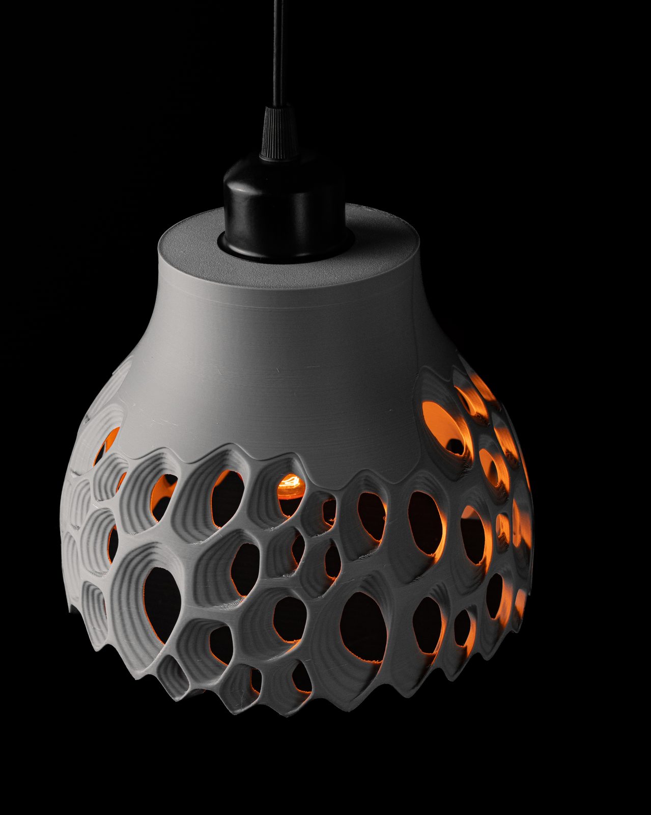 Suspension Ringo Grise - lampe impression 3D, deco design geek, cadeau collection — impression 3D par Manu3D